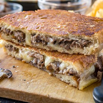 steak-and-mushroom-grilled-cheese_thecozyapron_10-25-15_1-360x360