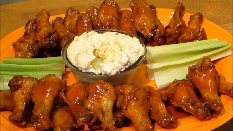 Classic & Delicious Buffalo Wings with Blue Cheese Dip