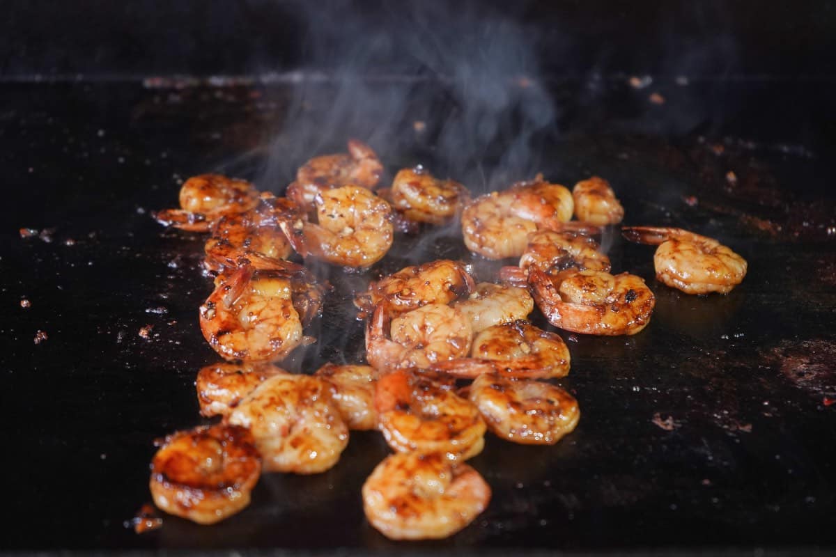 Shrimp-cooking-on-flat-top