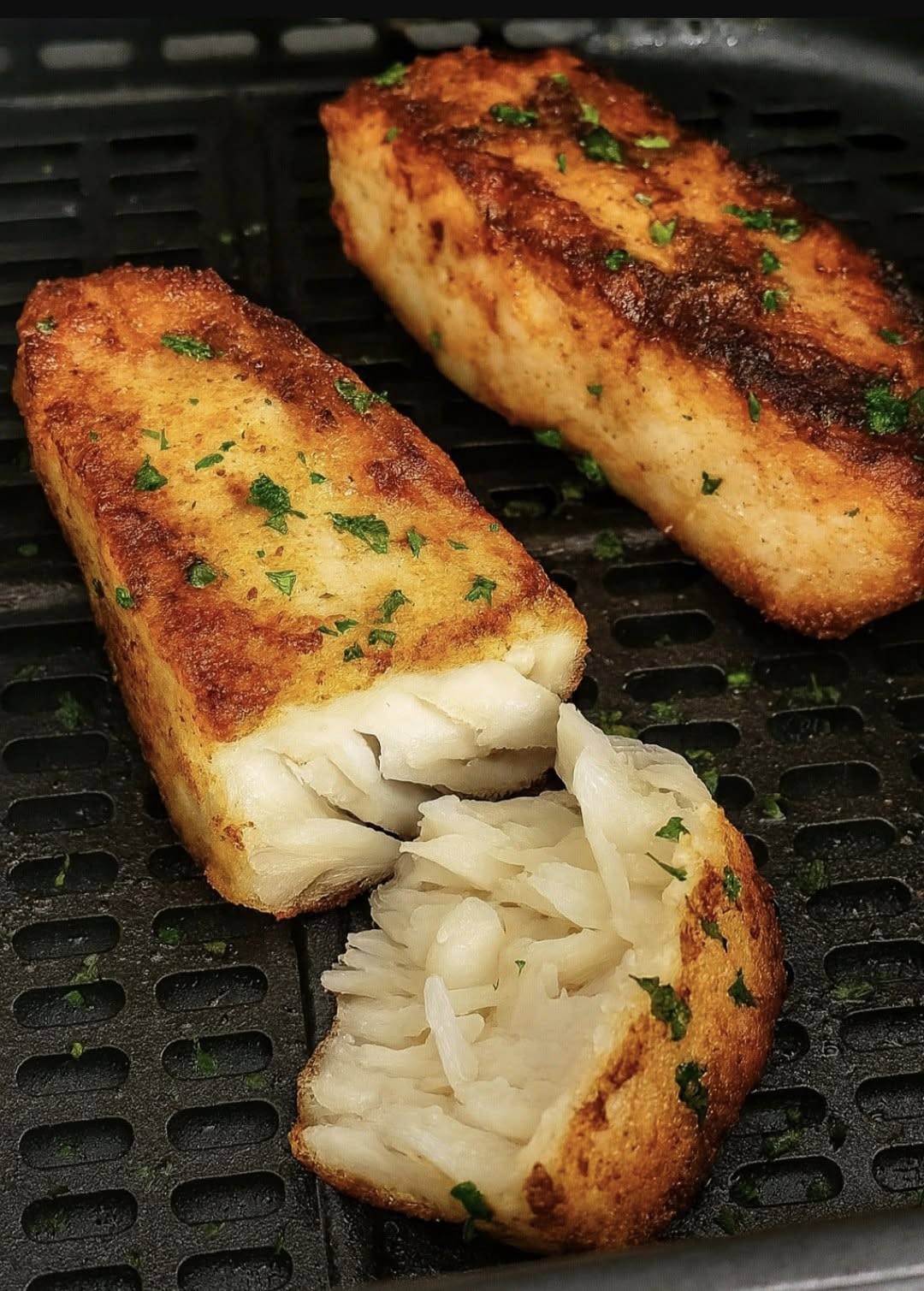 Air Fryer Cod & Tartar Sauce