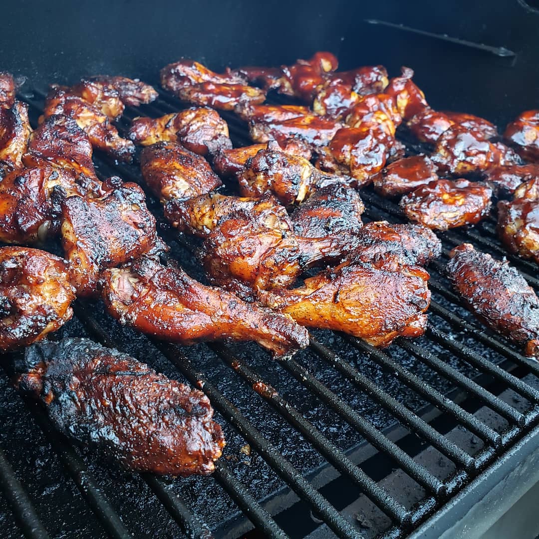 Smoked Chicken Wings with Garlic-Blue Cheese Dip